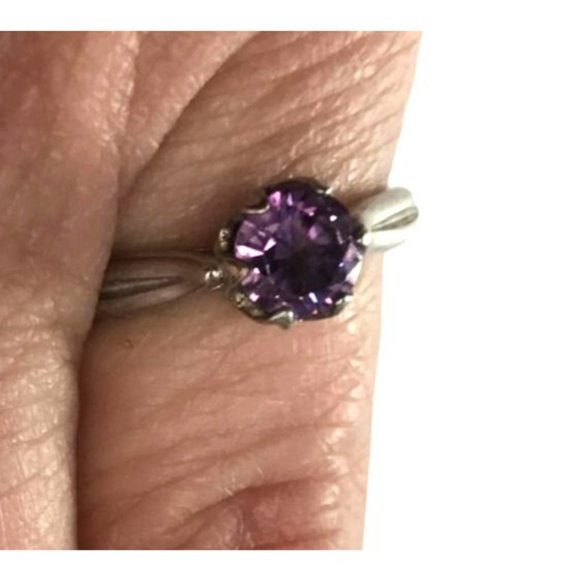Silver Plated Purple Cubic Zirconia Solitaire Ring Size 7 - Picture 2 of 4